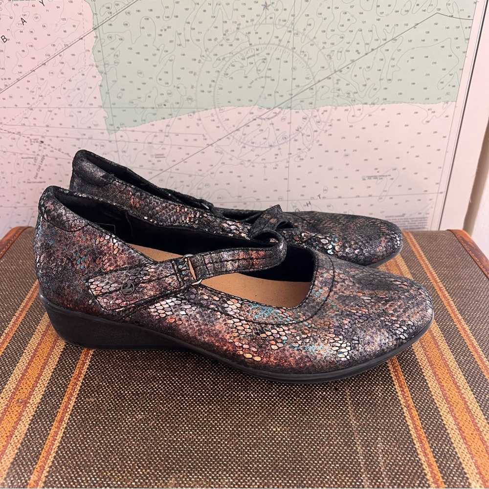 EUC! Revere Bonn Women's Leather Black Metallic Python Mary Jane Shoes Size 9M